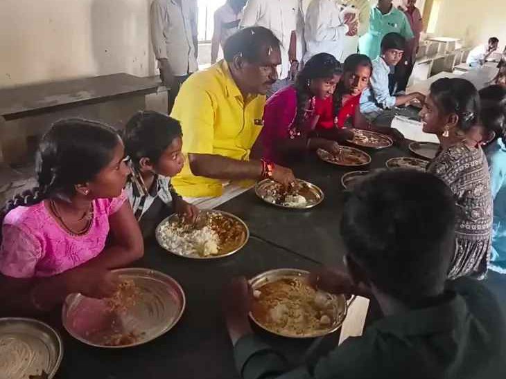 విద్యార్థులతో ముచ్చటించిన మంత్రి