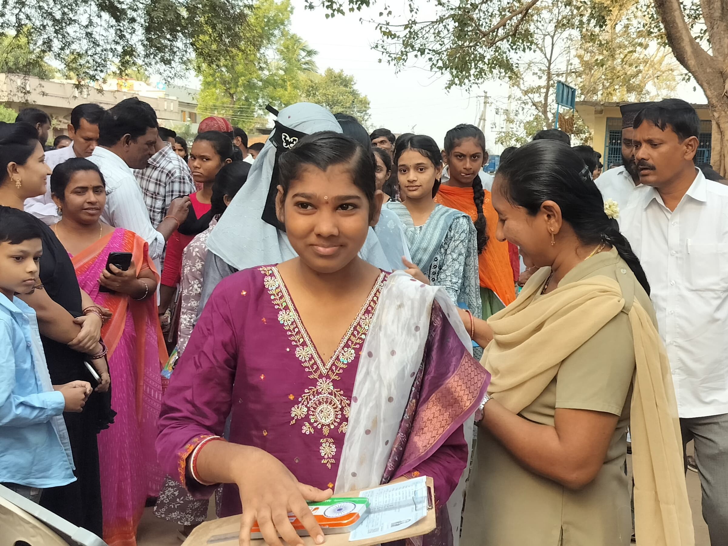 జిల్లాలో 10వ తరగతి పబ్లిక్ పరీక్షకు 99.8% హాజరు