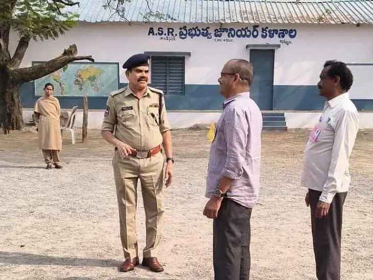 పరీక్ష కేంద్రాల వద్ద బందోబస్తు పరిశీలన