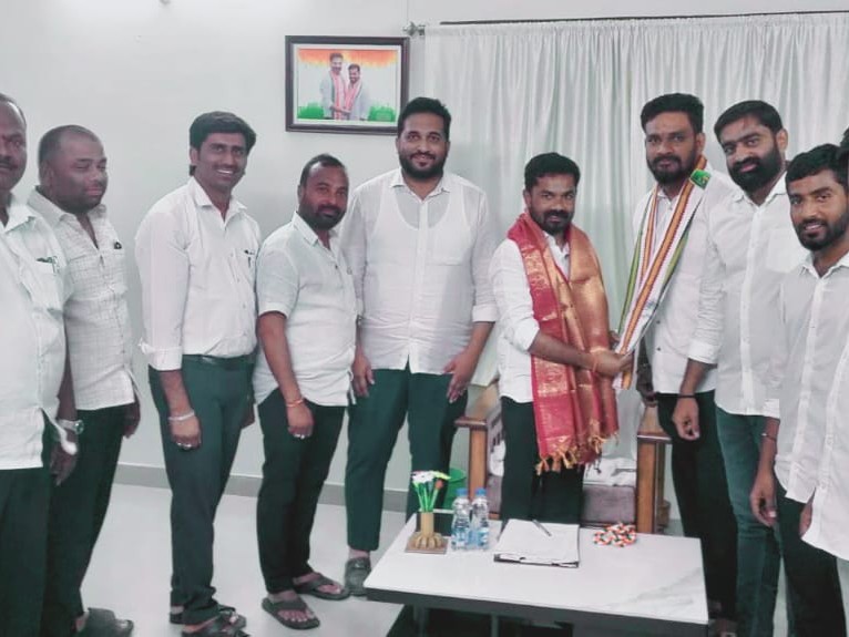 కాంగ్రెస్‌లో చేరిన న్యాయవాదులు