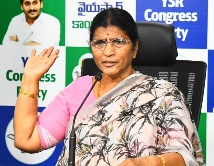 మహిళలపై అఘాయిత్యాలు పెరిగాయి: లక్ష్మీపార్వతి