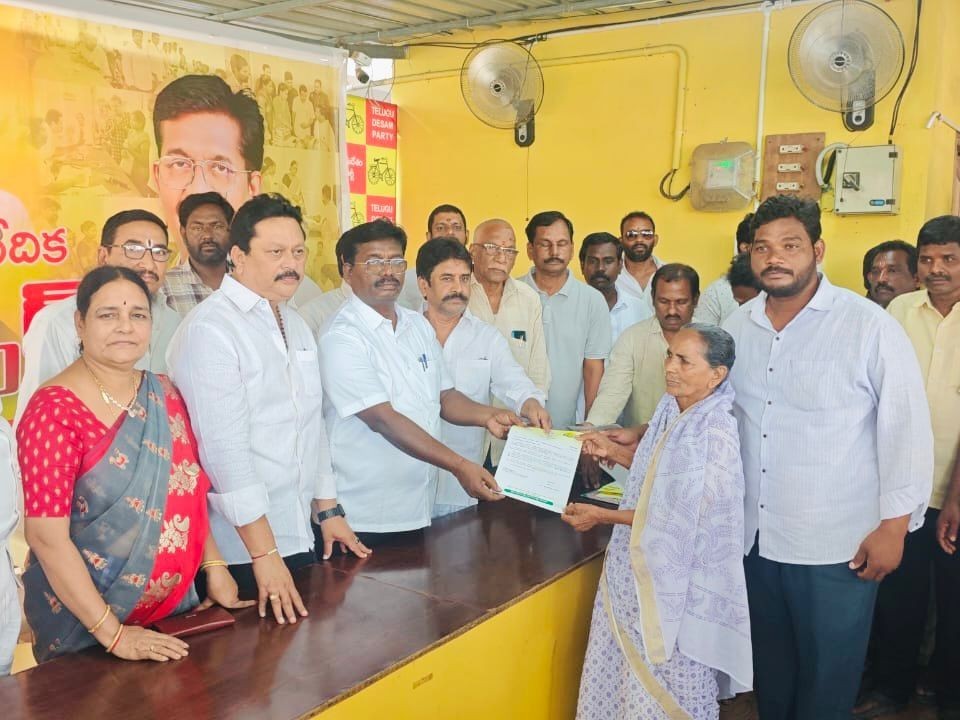 ఆపదలో ఉన్న కుటుంబాలకు సీఎంఆర్ఎఫ్ అండ: ఎమ్మెల్యే