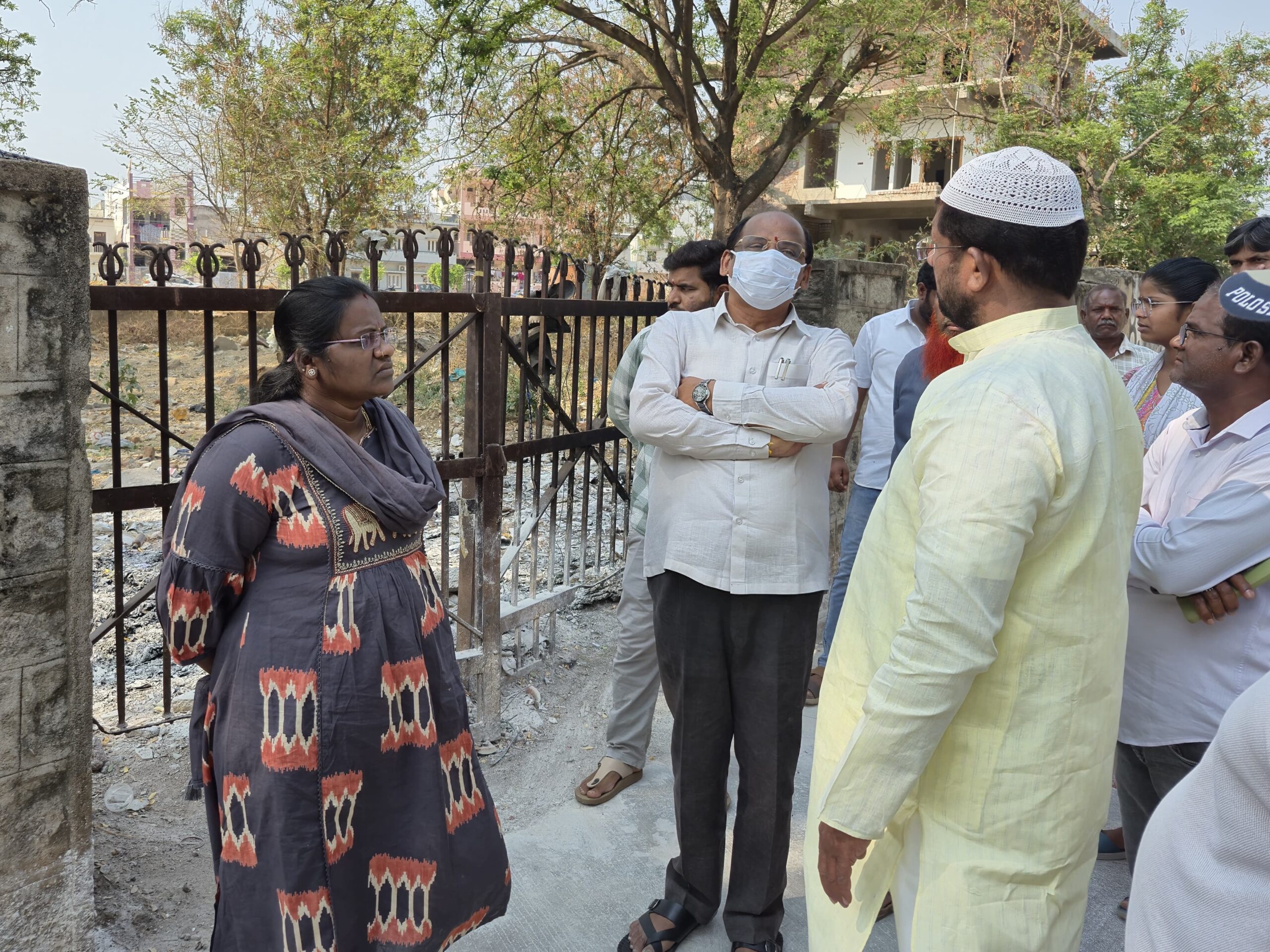 ప్రజా సమస్యలు పరిష్కరిస్తాం: మేయర్