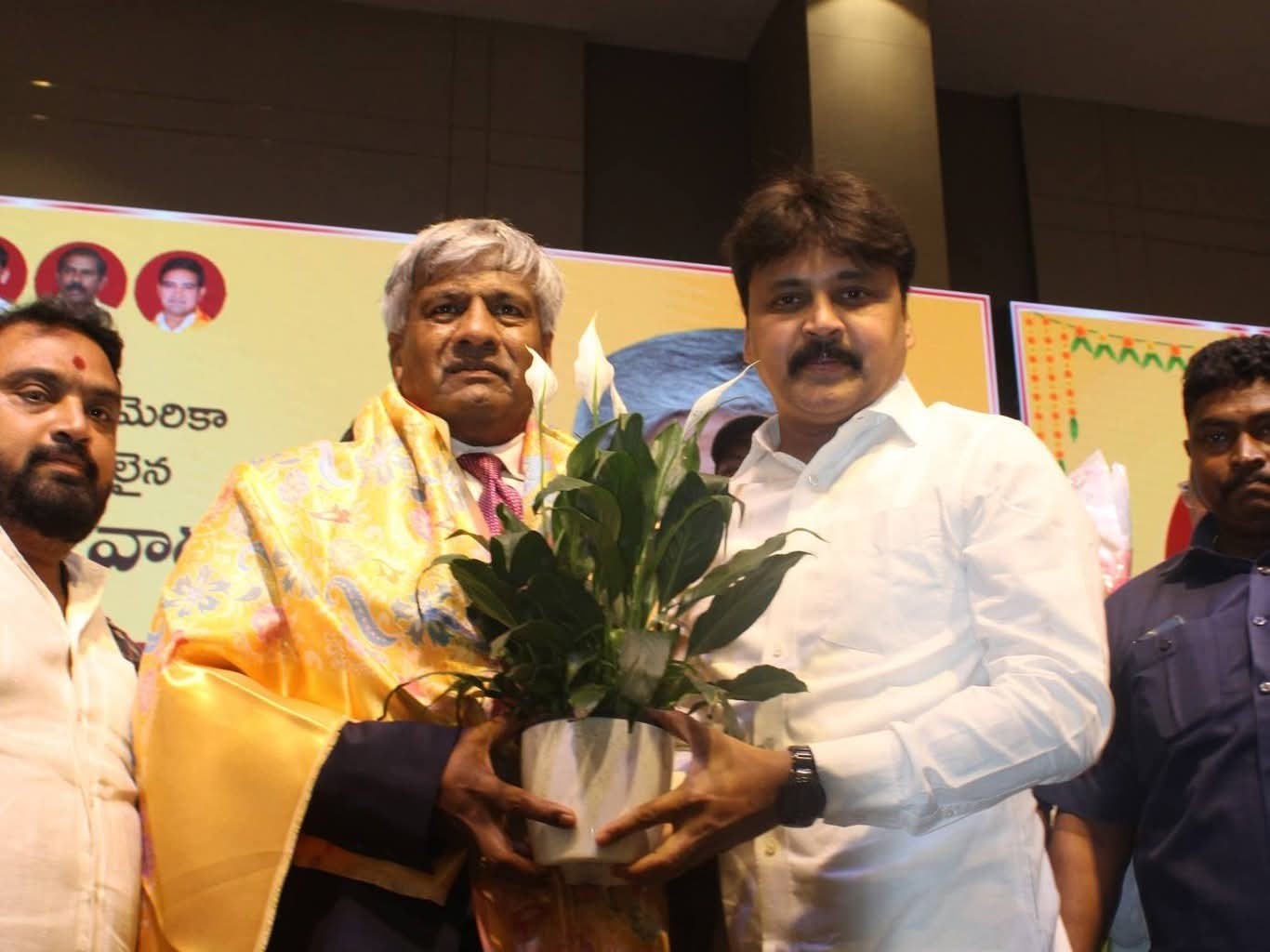 కోమటి జయరాంకు ఎమ్మెల్యే శుభాకాంక్షలు