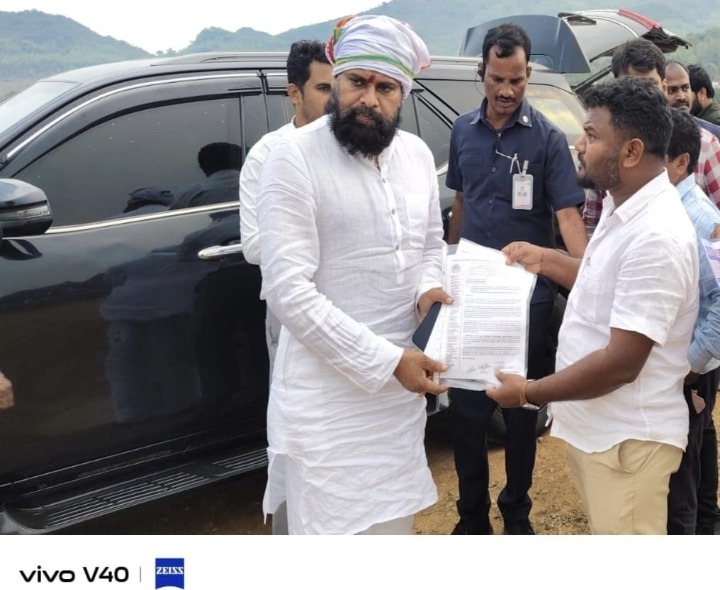 ‘ఆదివాసులకు 100 శాతం ఉద్యోగాలు కల్పించాలి’