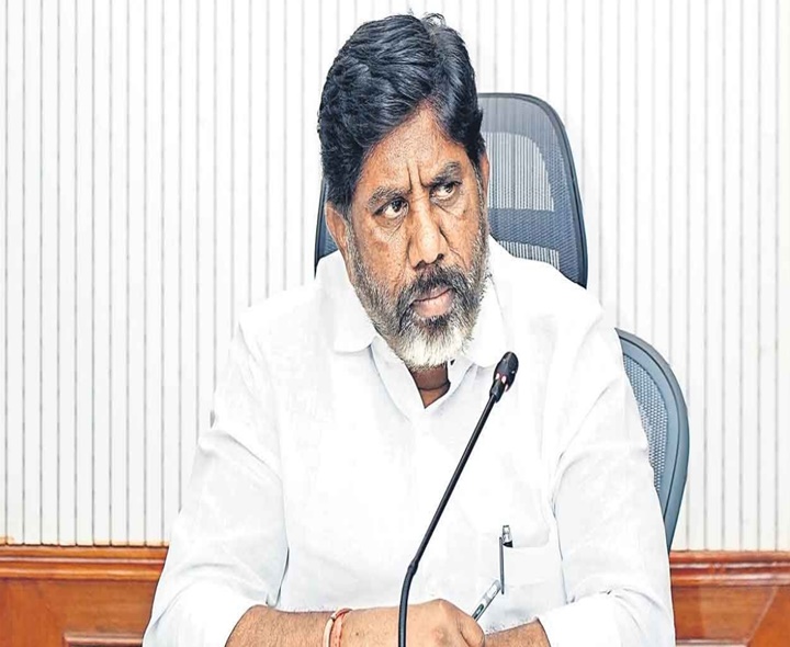 అధికారులకు మంత్రులు కీలక సూచనలు
