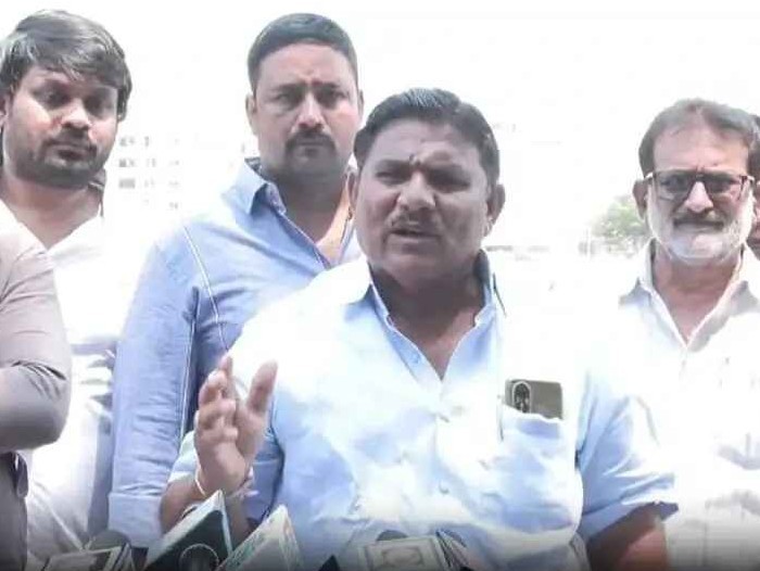 ‘ఎమ్మెల్సీ కబ్జా నుంచి రక్షించండి’