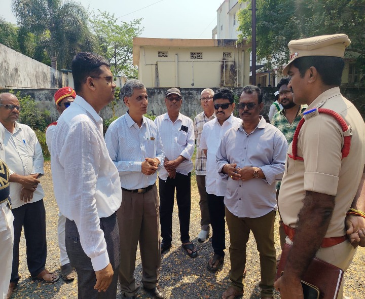 నార్కోటిక్స్ భవన నిర్మాణానికి స్థలాన్ని పరిశీలించిన కలెక్టర్