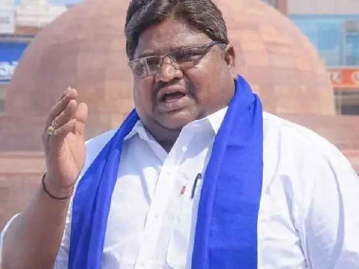 ‘ప్రిన్సిపల్‌పై చర్యలు తీసుకోండి’