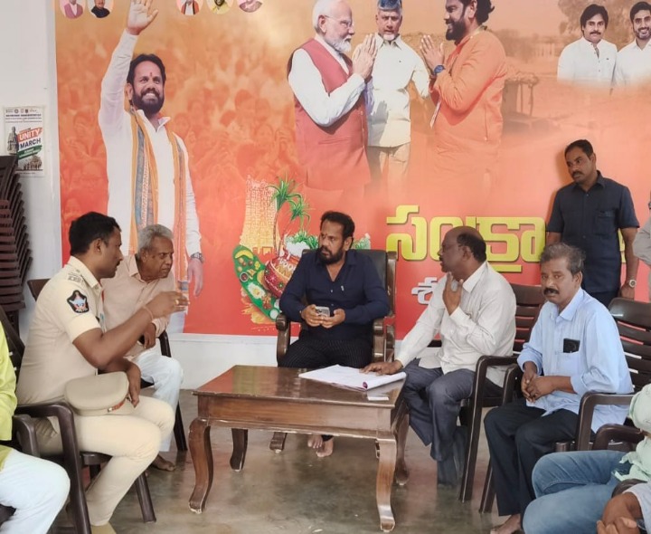 ‘ప్రజలకు ఇబ్బంది లేకుండా ఫ్లైఓవర్ పనులు చేపట్టాలి’