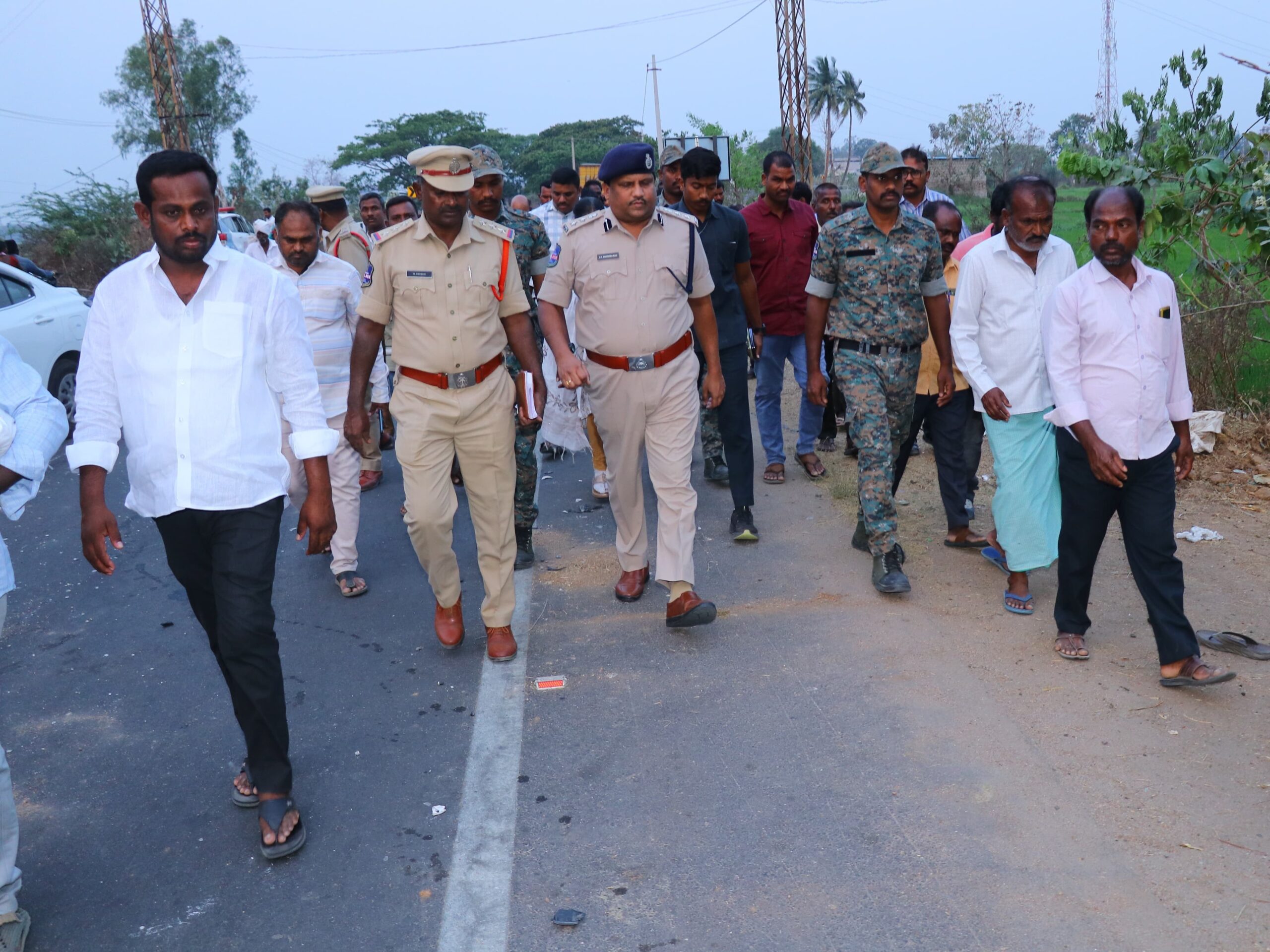 ప్రమాద ఘటన ప్రదేశం సందర్శించిన ఎస్పీ