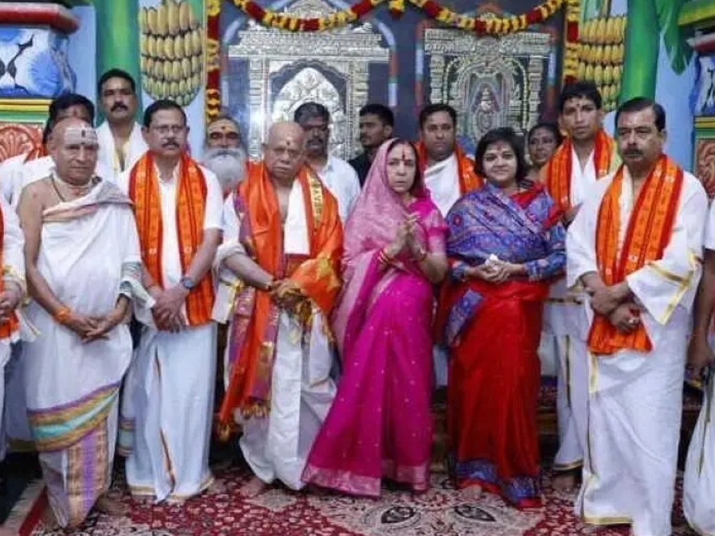 శ్రీశైలం మల్లన్న దర్శనం చేసుకున్న రాష్ట్ర గవర్నర్