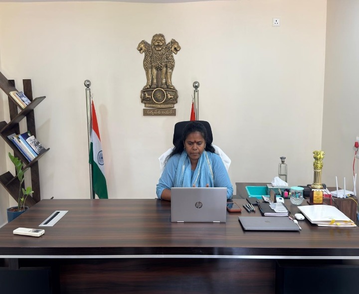 ‘అక్షరాంధ్ర పరీక్షను విజయవంతం చేయాలి’