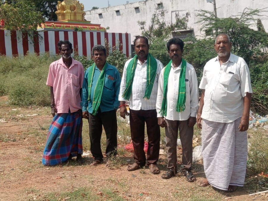 కోనేరు చెత్త కుప్పగా మారటంపై ఆగ్రహం.!