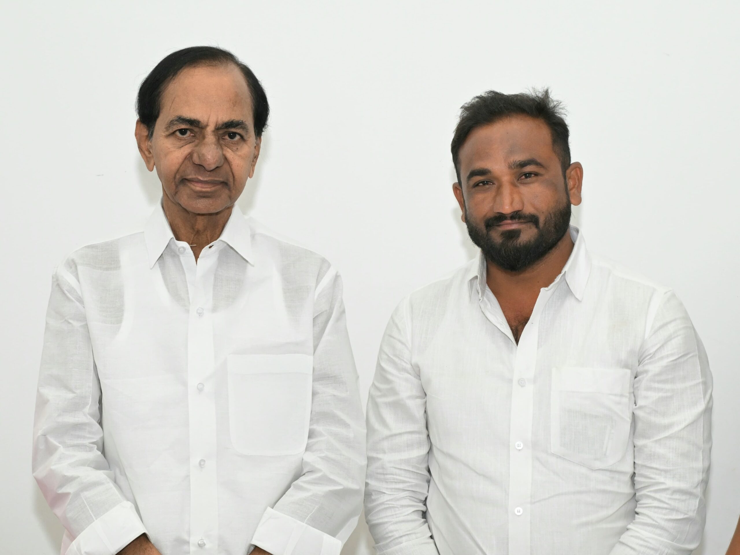 KCRను కలిసిన 12వ వార్డ్ కౌన్సిలర్