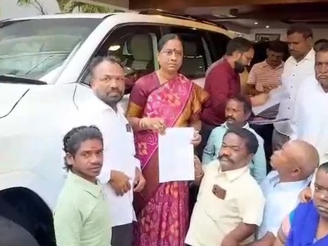 మంత్రికి వినతిపత్రం అందజేసిన మరుగుజ్జుల ప్రతినిధులు