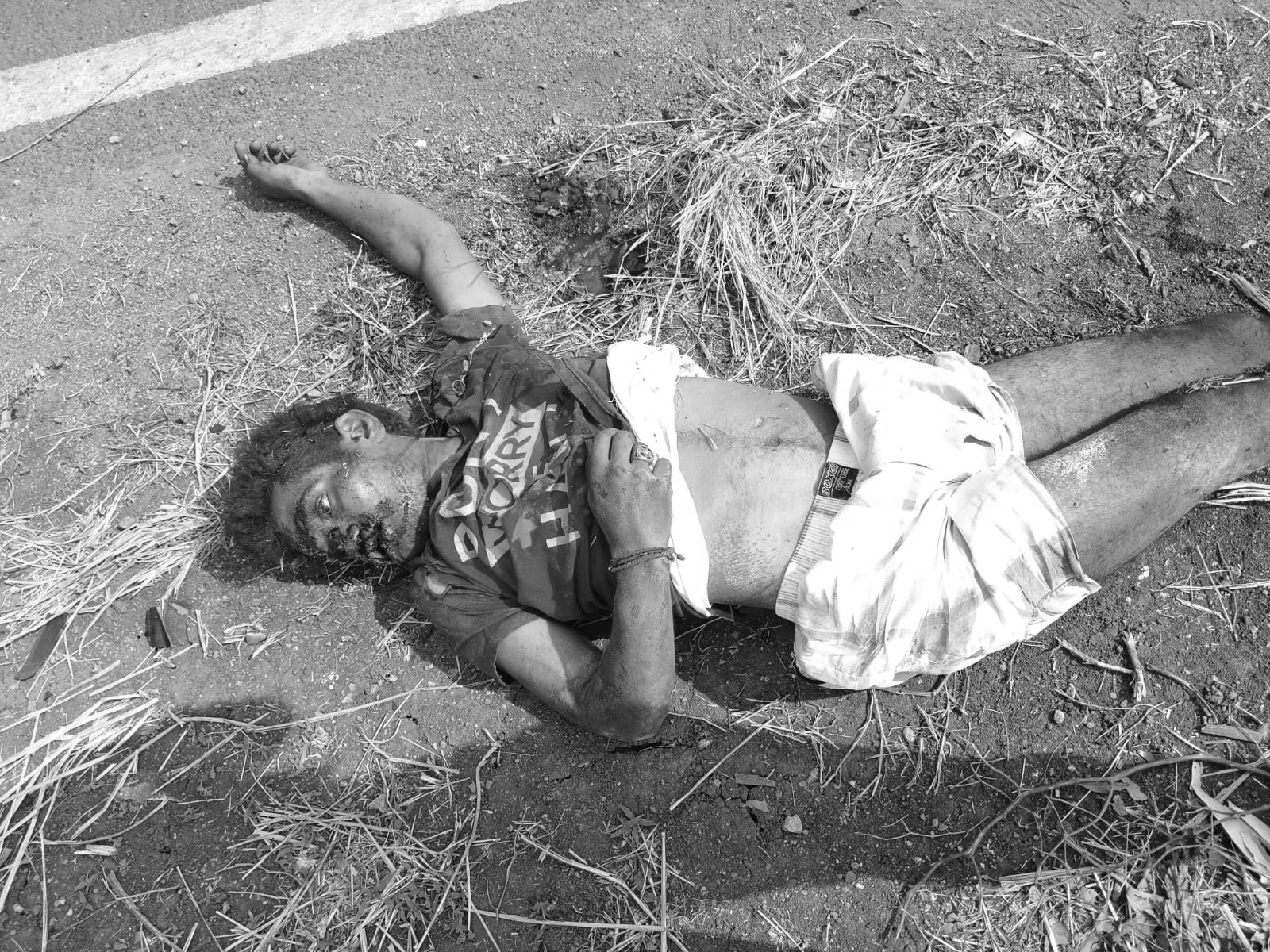 రోడ్డు ప్రమాదంలో వ్యక్తి దుర్మరణం