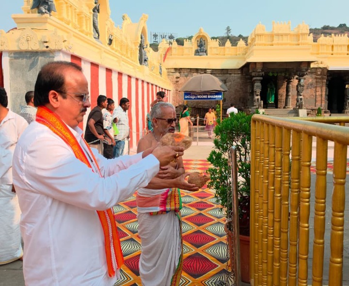 సింహాచలంలో ధ్వజస్తంభ పీఠానికి స్వర్ణ తాపడం ప్రారంభం