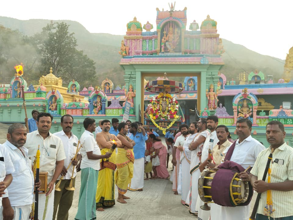 పెంచలకోనలో విశేష పూజలు