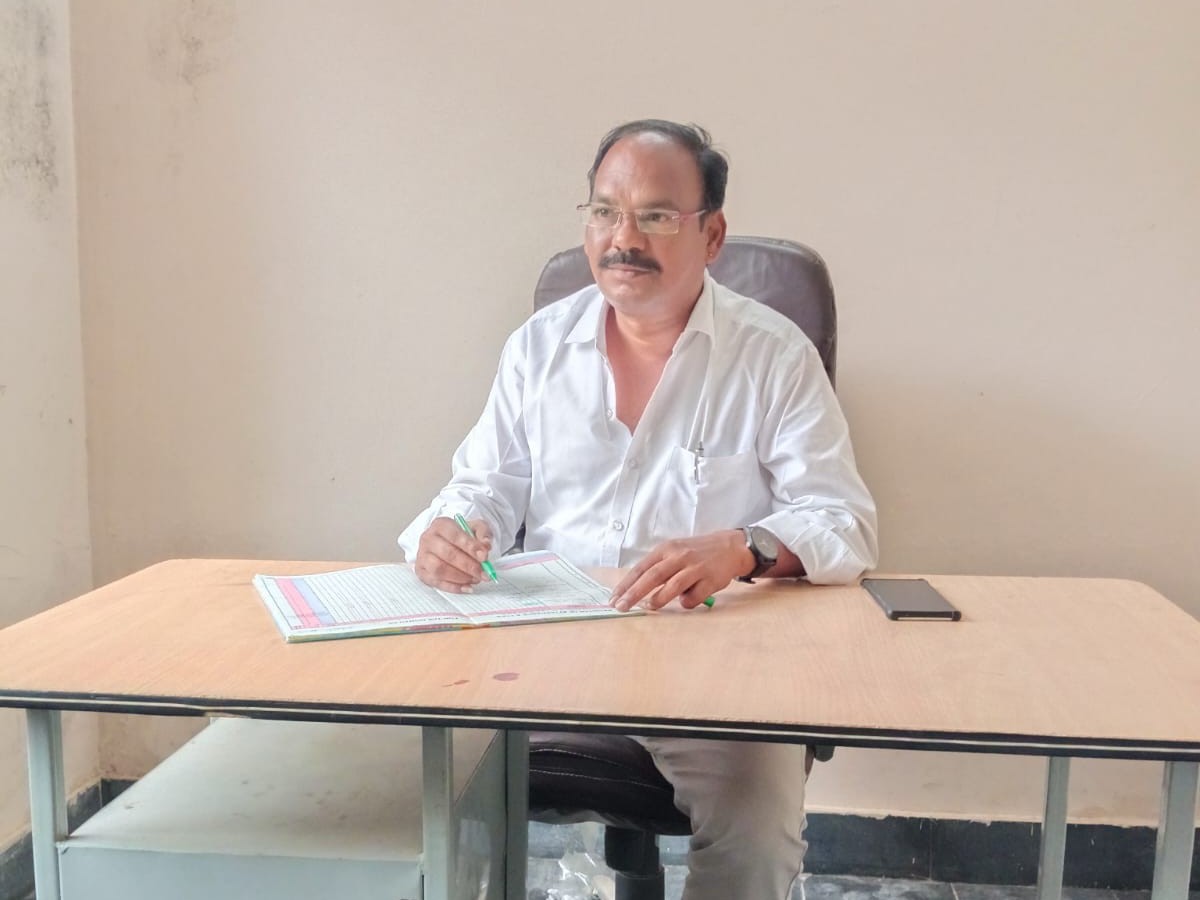 గుండెపోటుతో గుమ్మగట్ట Dy MPDO మృతి