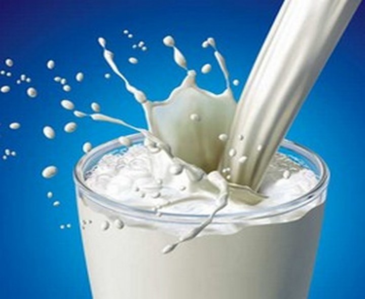 అంగన్‌వాడీ కేంద్రాల్లో చిన్నారులకు పాలు