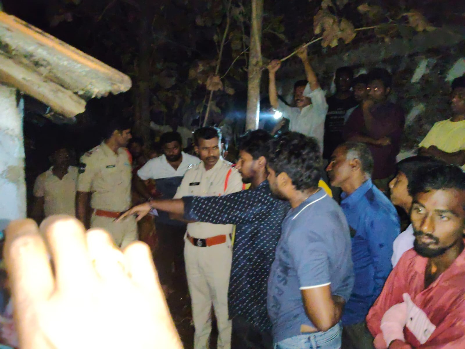 హాసనపర్తిలో అగ్నిప్రమాదం.. రూ. 5 లక్షల నష్టం