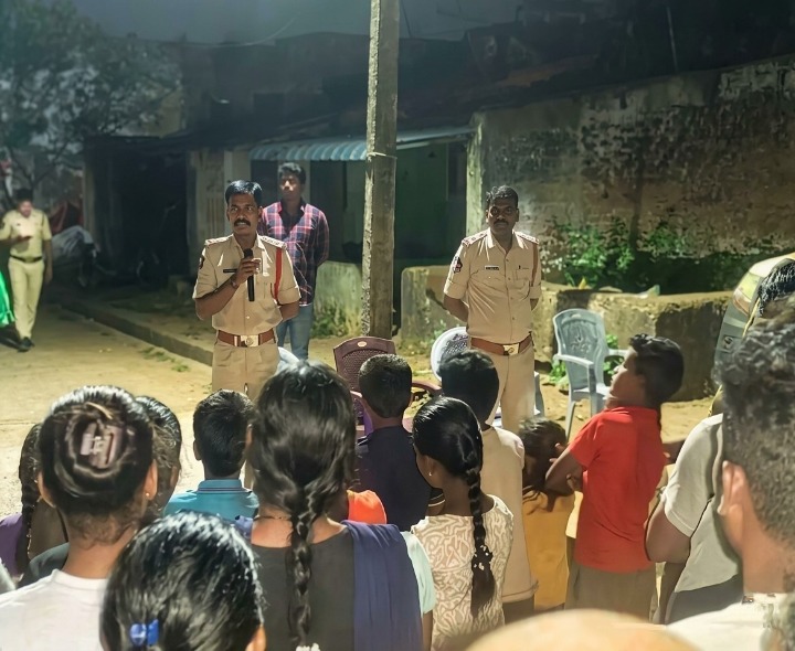 సైబర్ నేరాలపై పోలీసుల అవగాహన