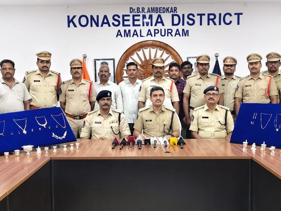 అంతర్ జిల్లా దొంగల అరెస్ట్.. నగదు స్వాధీనం