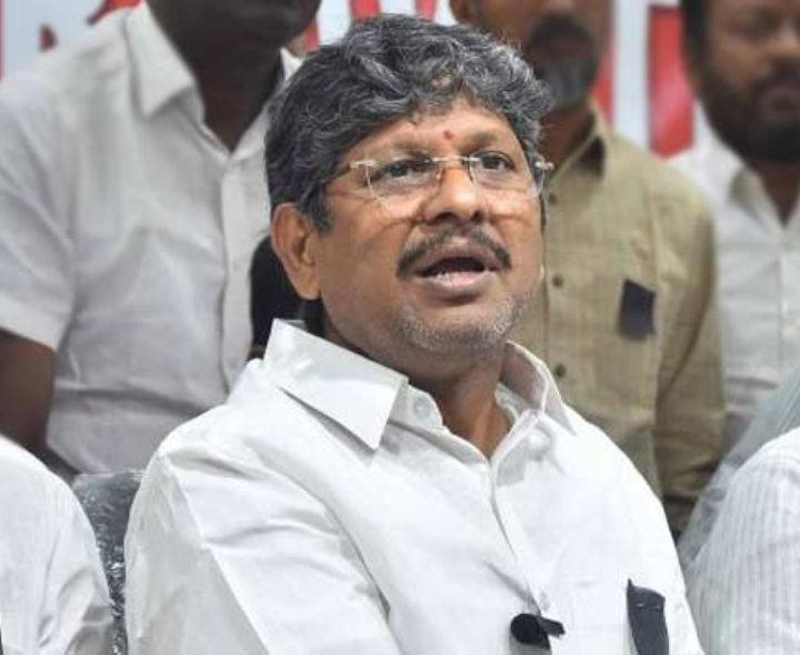 ‘ఈ ప్రభుత్వం ఉద్యోగులకు చేసిందేమీ లేదు’