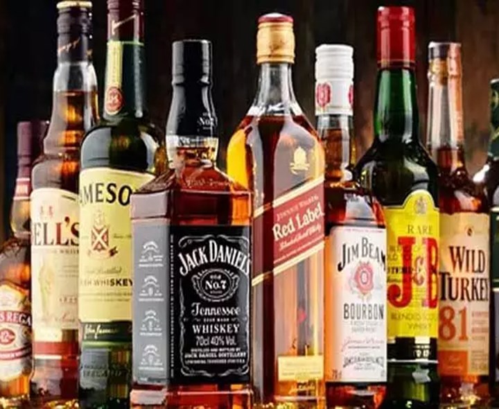 ఫామ్‌హౌజ్‌లో అత్యంత ఖరీదైన మద్యం