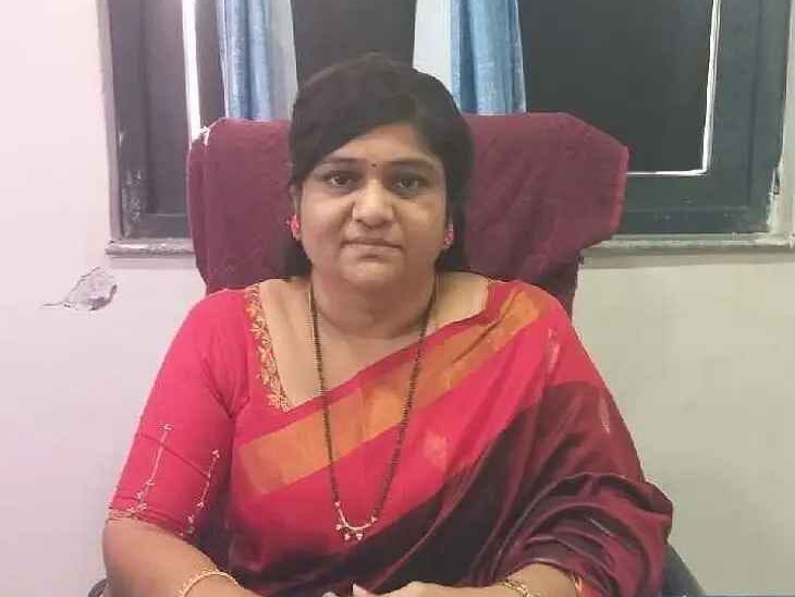 ‘ఒంటి పూట బడికి సమయపాలన పాటించాలి’