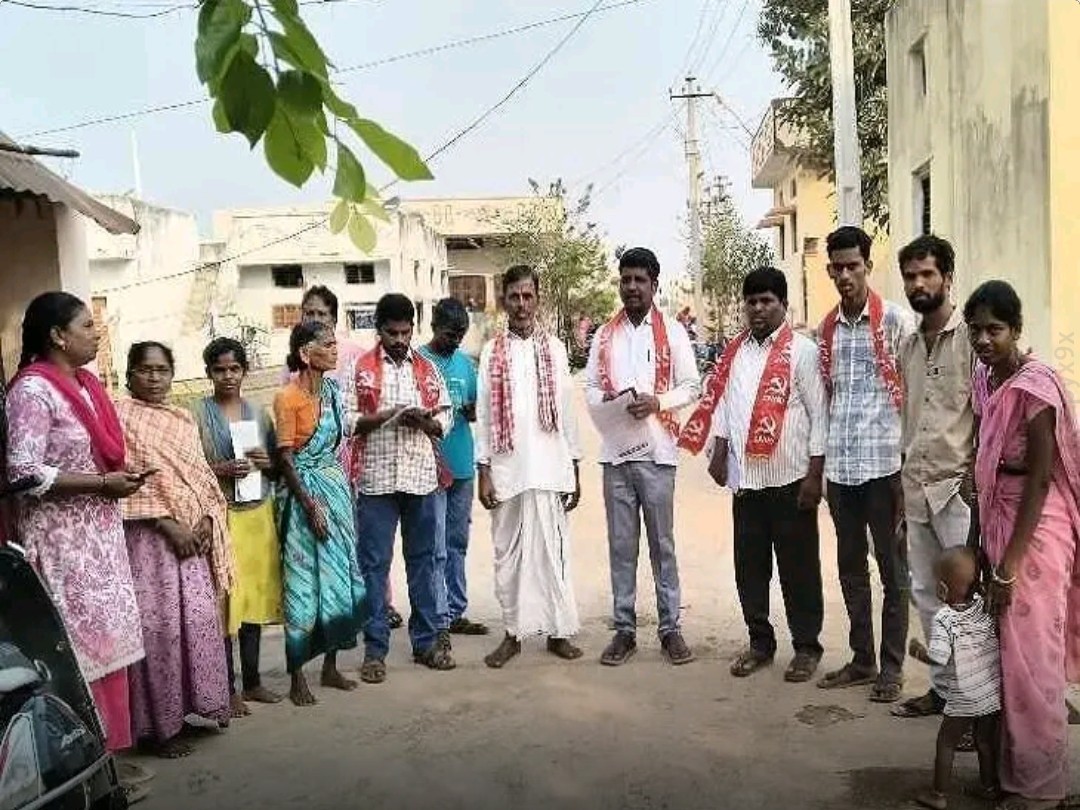 ‘ప్రజా సమస్యలను అధికారుల దృష్టికి తీసుకెళ్తాం’