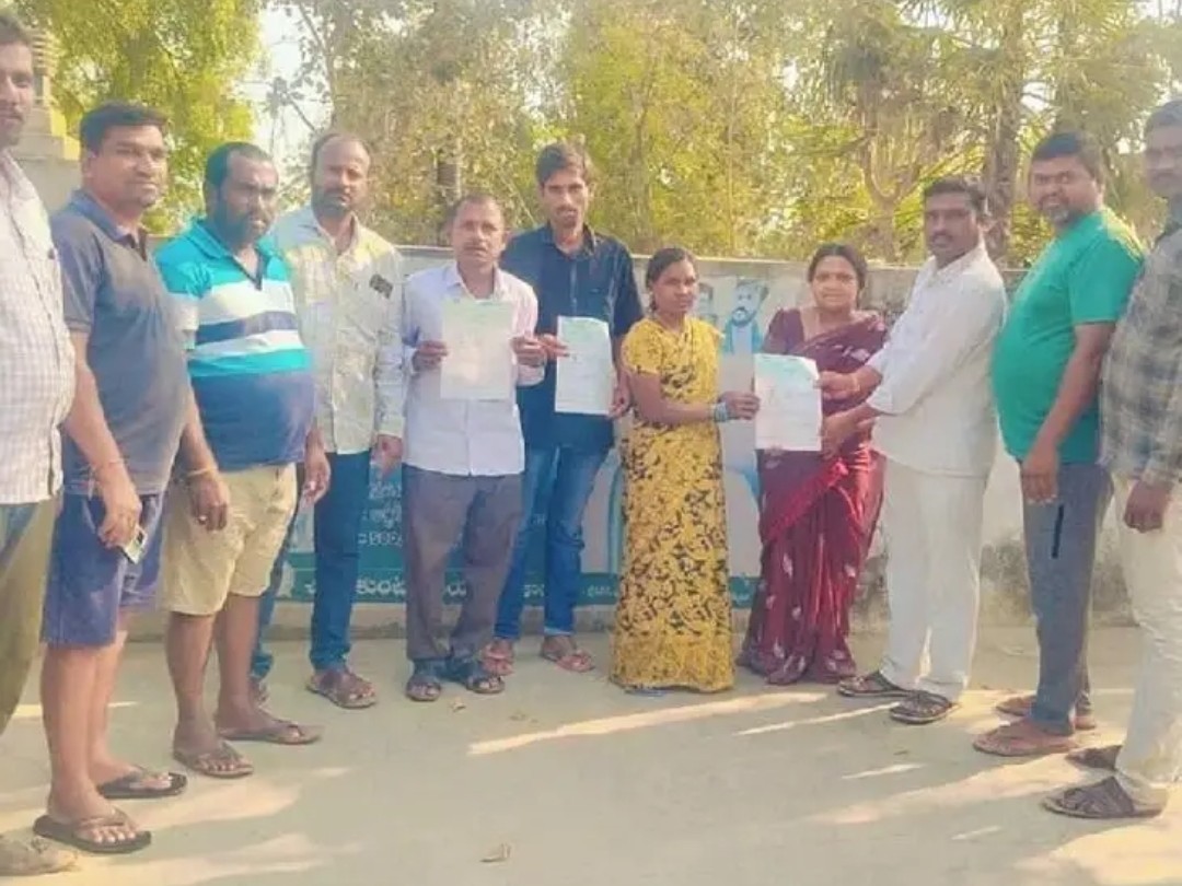 CMRF చెక్కుల పంపిణీ