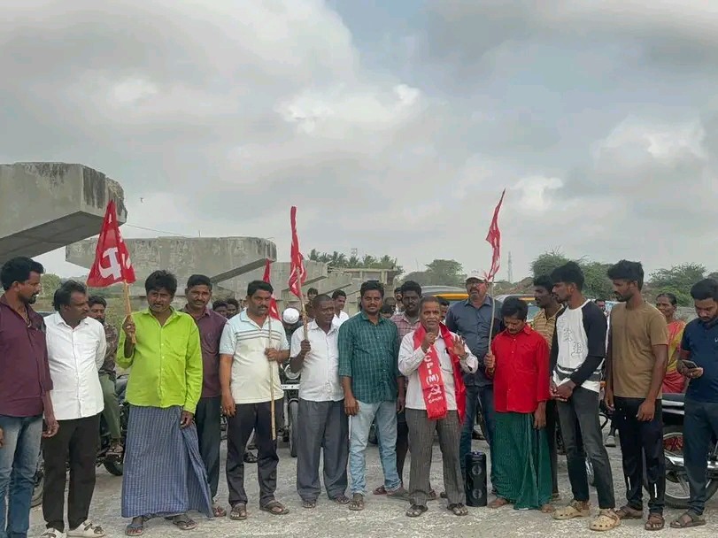 ‘ఆకేరు వాగుపై బ్రిడ్జిని వెంటనే నిర్మించాలి’