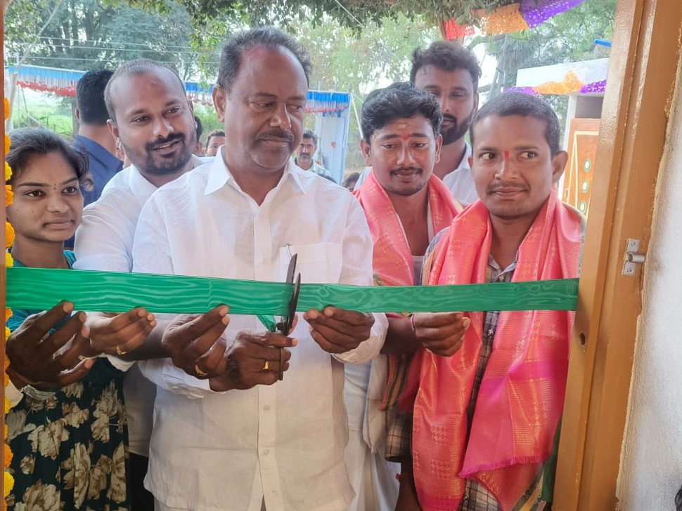 పేదలకు గౌరవప్రద నివాసం కల్పించడమే లక్ష్యం: MLA