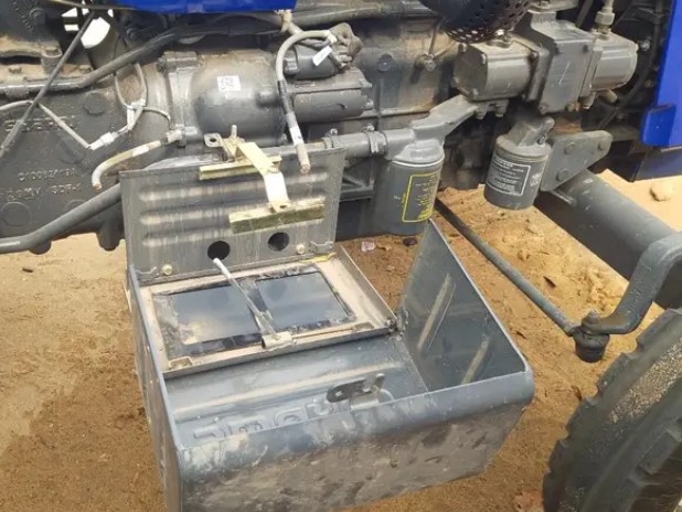 చిట్యాలలో ట్రాక్టర్ బ్యాటరీల చోరీ