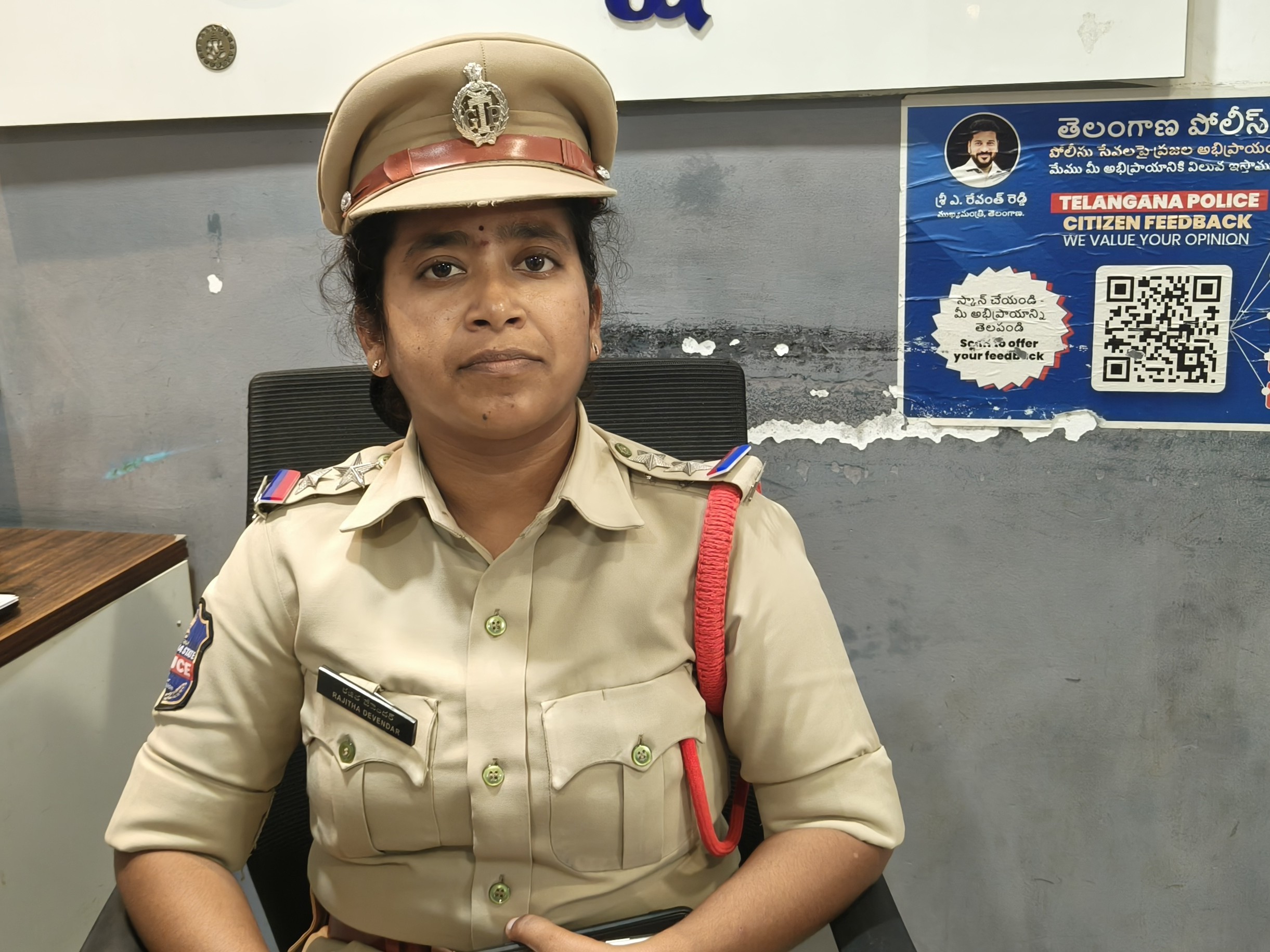 అప్పు చెల్లించలేదని ఇంటికి తాళం వేసిన మహిళపై కేసు: ఎస్సై