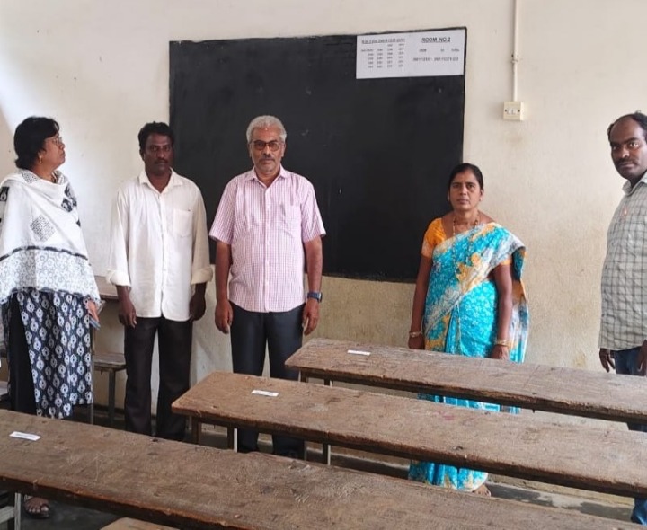 10వ తరగతి పరీక్షా కేంద్రాలను పరిశీలించిన అధికారులు
