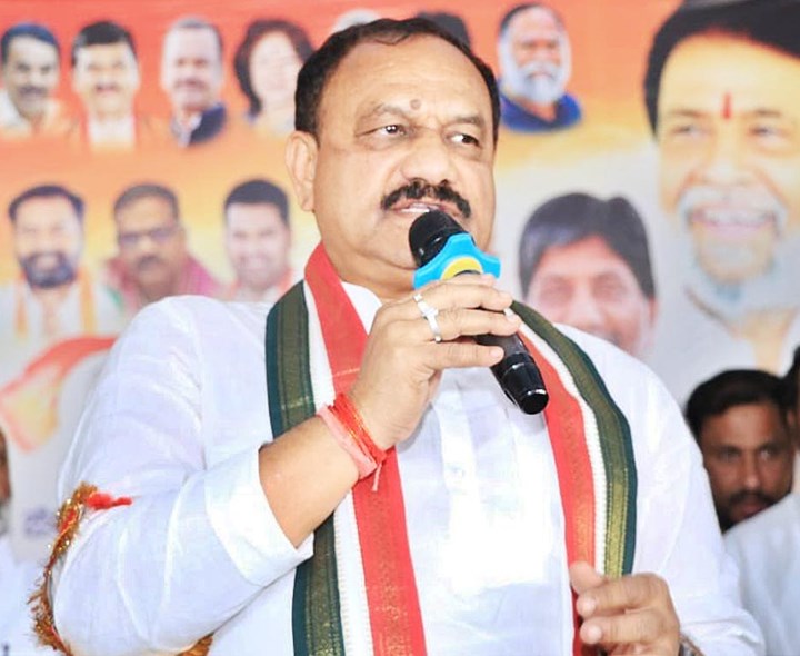 మహిళల స్వావలంభనకు కృషి: టీపీసీసీ చీఫ్