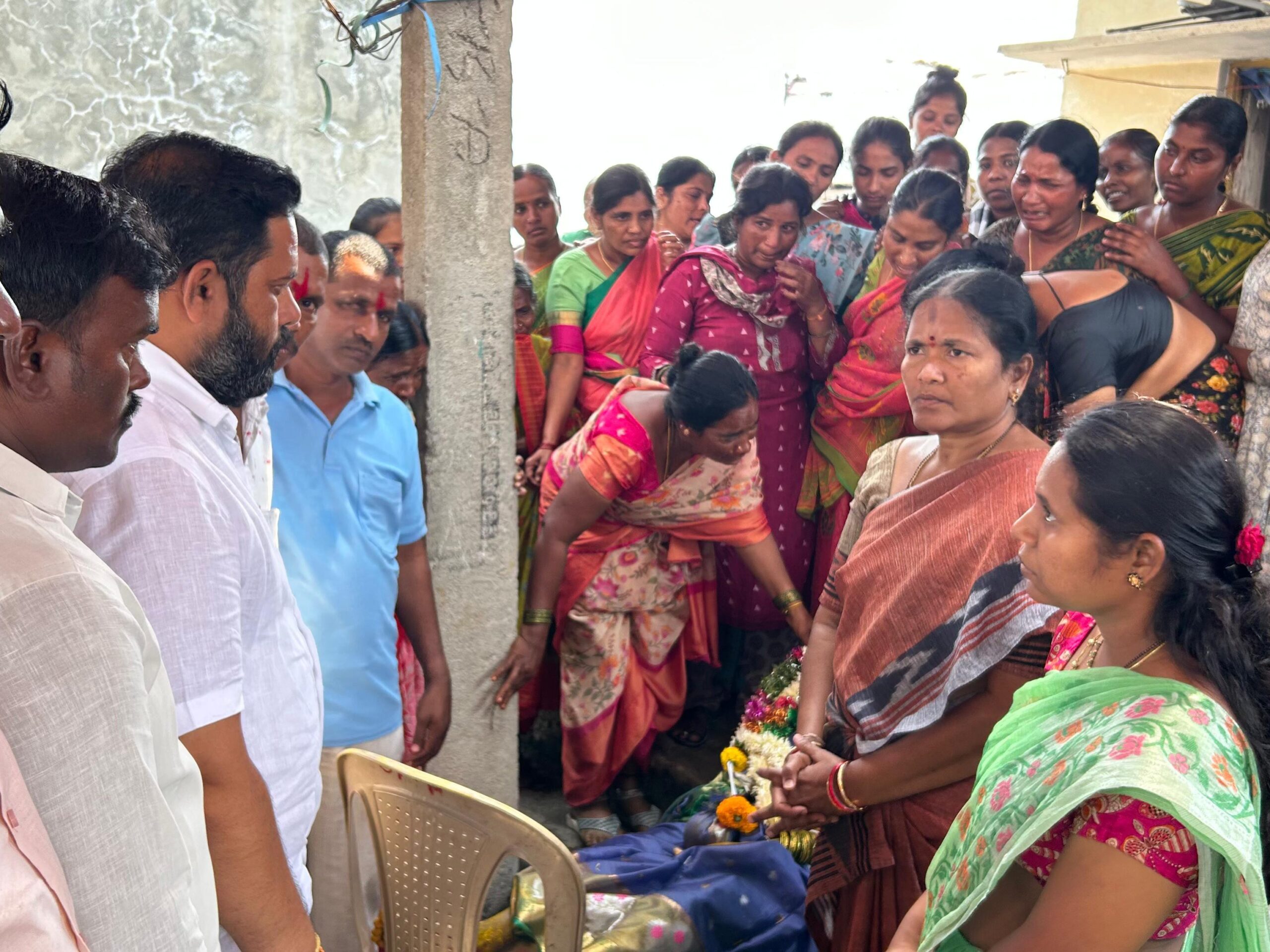 అంత్యక్రియల ఖర్చులకోసం ఆర్థిక సహాయం