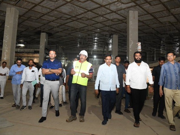 ఎయిర్‌పోర్ట్ పనులపై మంత్రి సమీక్ష