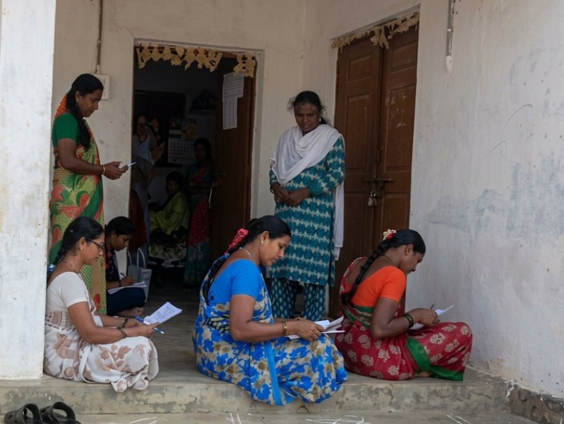 అక్షరాంధ్రలో నిరక్షరాస్యులకు పరీక్షలు