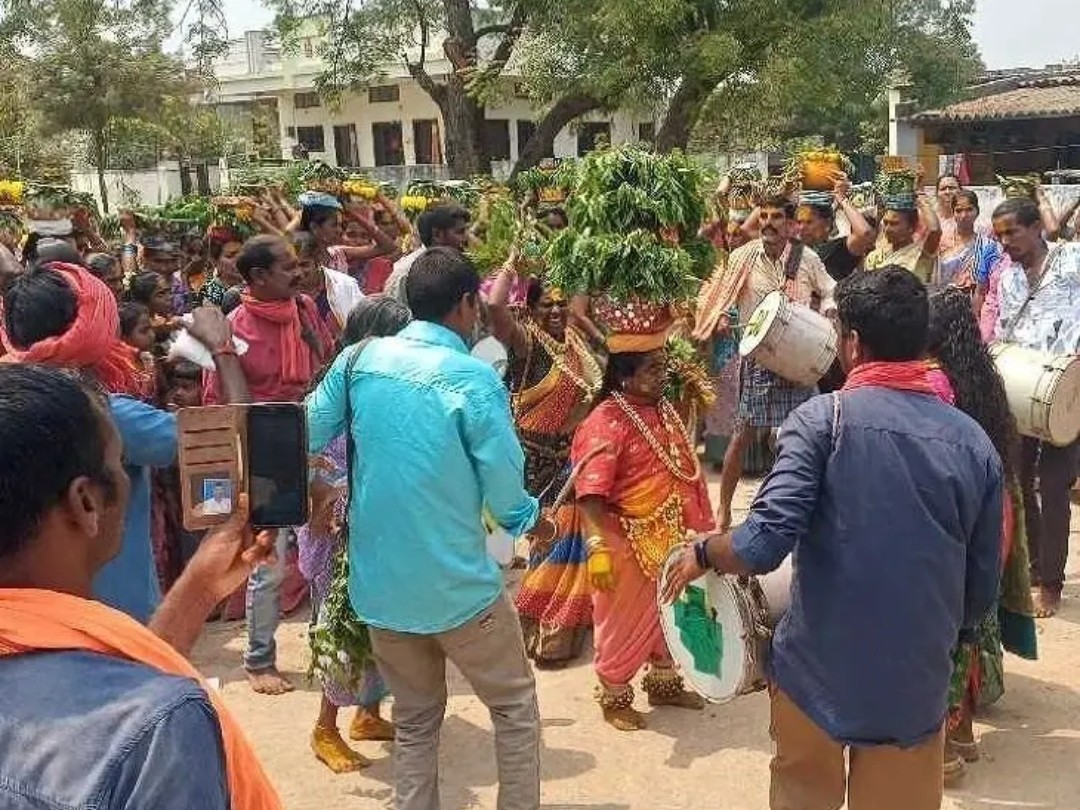 ఘనంగా పోచమ్మ తల్లి బోనాల పండుగ