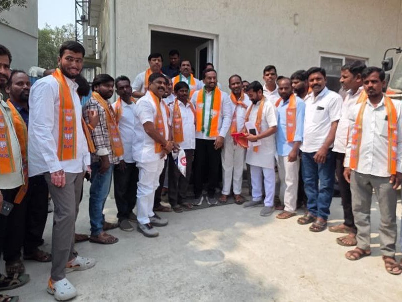 ఎంపీ సమక్షంలో బీజేపీ పార్టీలో భారీ చేరికలు