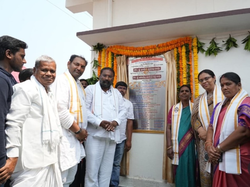 విద్యుత్ ఉప కేంద్రాన్ని ప్రారంభించిన మంత్రి