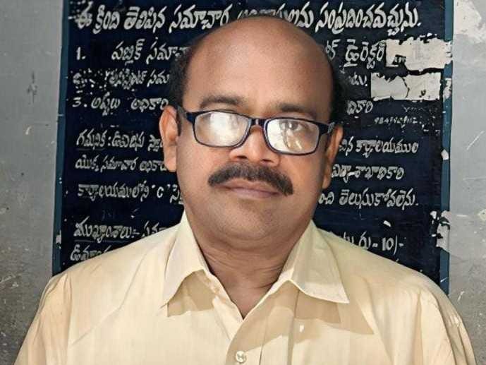 10వ తరగతి విద్యార్థుల కోసం టోల్ ఫ్రీ నంబర్: డీఈవో