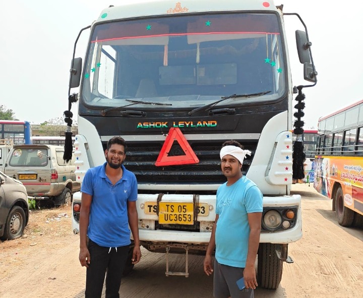 అక్రమంగా మట్టి తరలిస్తున్న టిప్పర్ల సీజ్