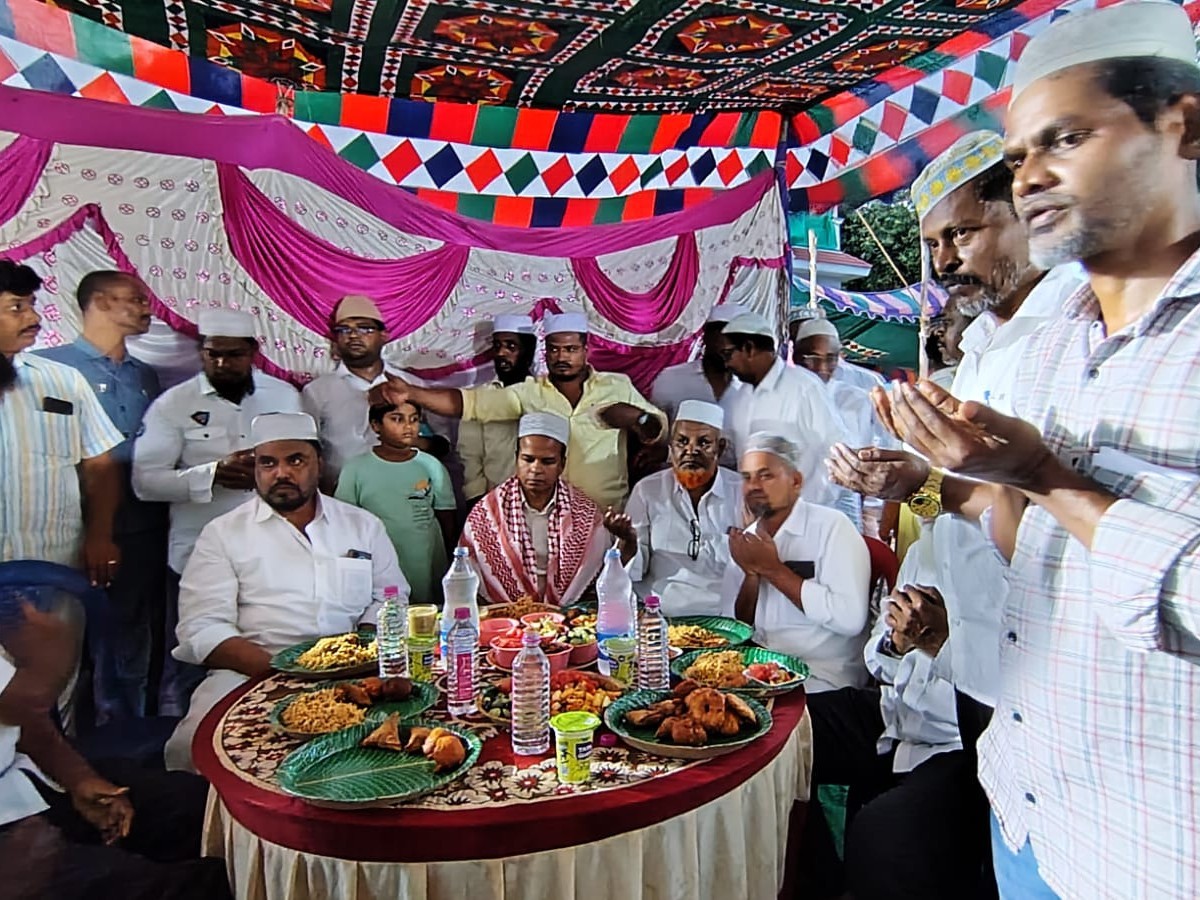ఇఫ్తార్ విందులో నగరి ఎమ్మెల్యే గాలి భాను ప్రకాష్