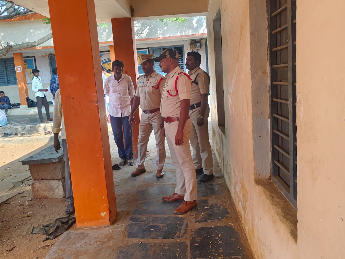 పదో తరగతి పరీక్షల ఏర్పాట్లపై ఎస్సై పరిశీలన