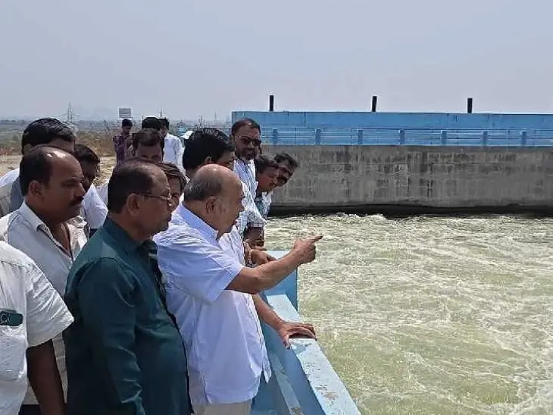 గుడిపల్లి రిజర్వాయర్ సందర్శించిన మాజీ మంత్రి